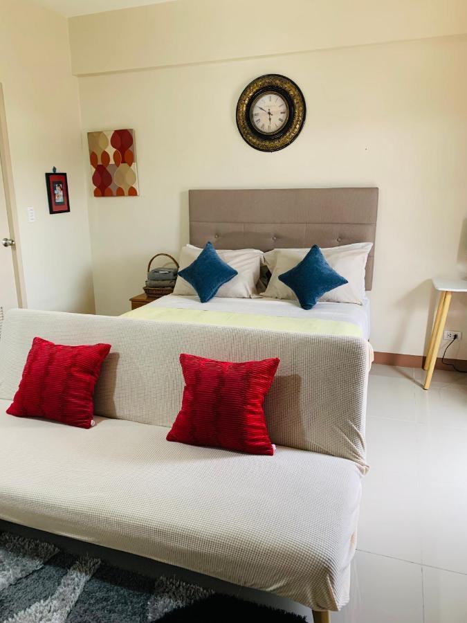 One Palm Tree Villas Condominium - Studio 2Nd Fl With Balcony - Across Terminal 3 Airport Pasay Kültér fotó