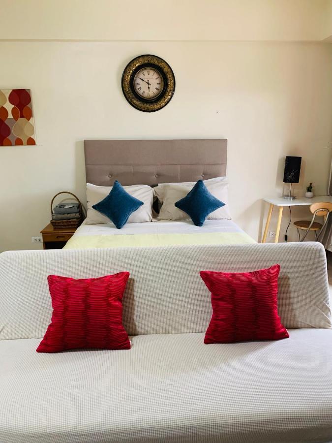 One Palm Tree Villas Condominium - Studio 2Nd Fl With Balcony - Across Terminal 3 Airport Pasay Kültér fotó