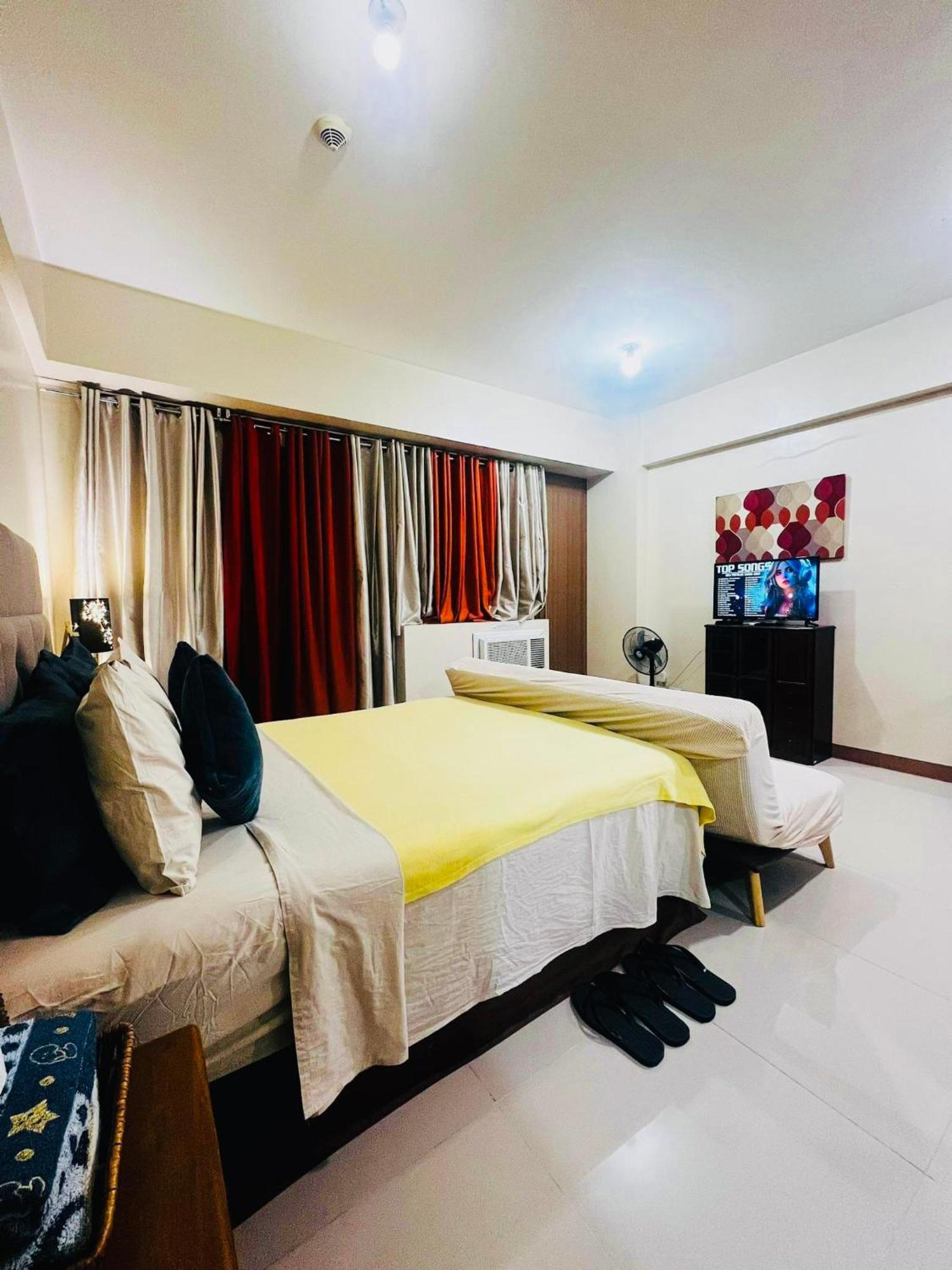 One Palm Tree Villas Condominium - Studio 2Nd Fl With Balcony - Across Terminal 3 Airport Pasay Kültér fotó