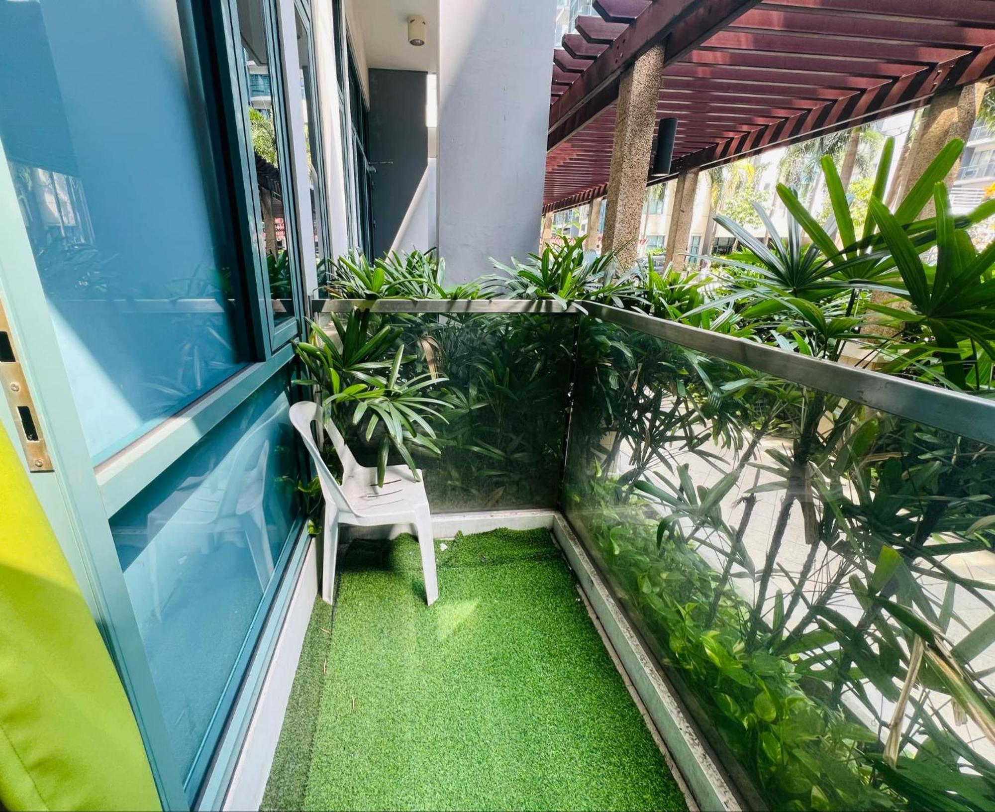 One Palm Tree Villas Condominium - Studio 2Nd Fl With Balcony - Across Terminal 3 Airport Pasay Kültér fotó