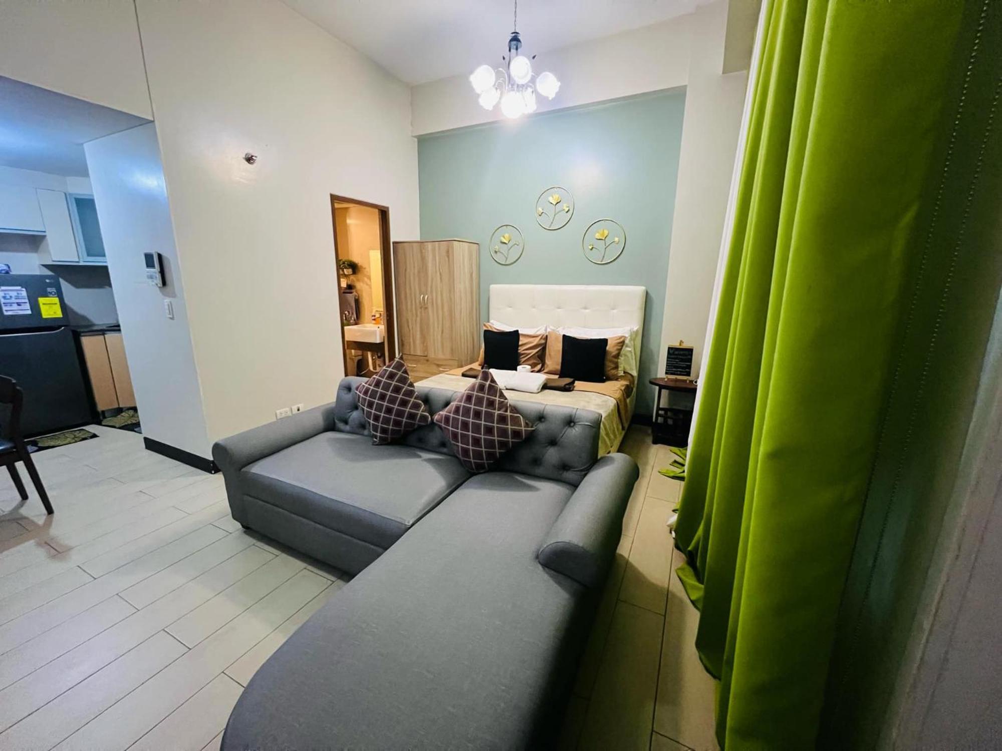 One Palm Tree Villas Condominium - Studio 2Nd Fl With Balcony - Across Terminal 3 Airport Pasay Kültér fotó