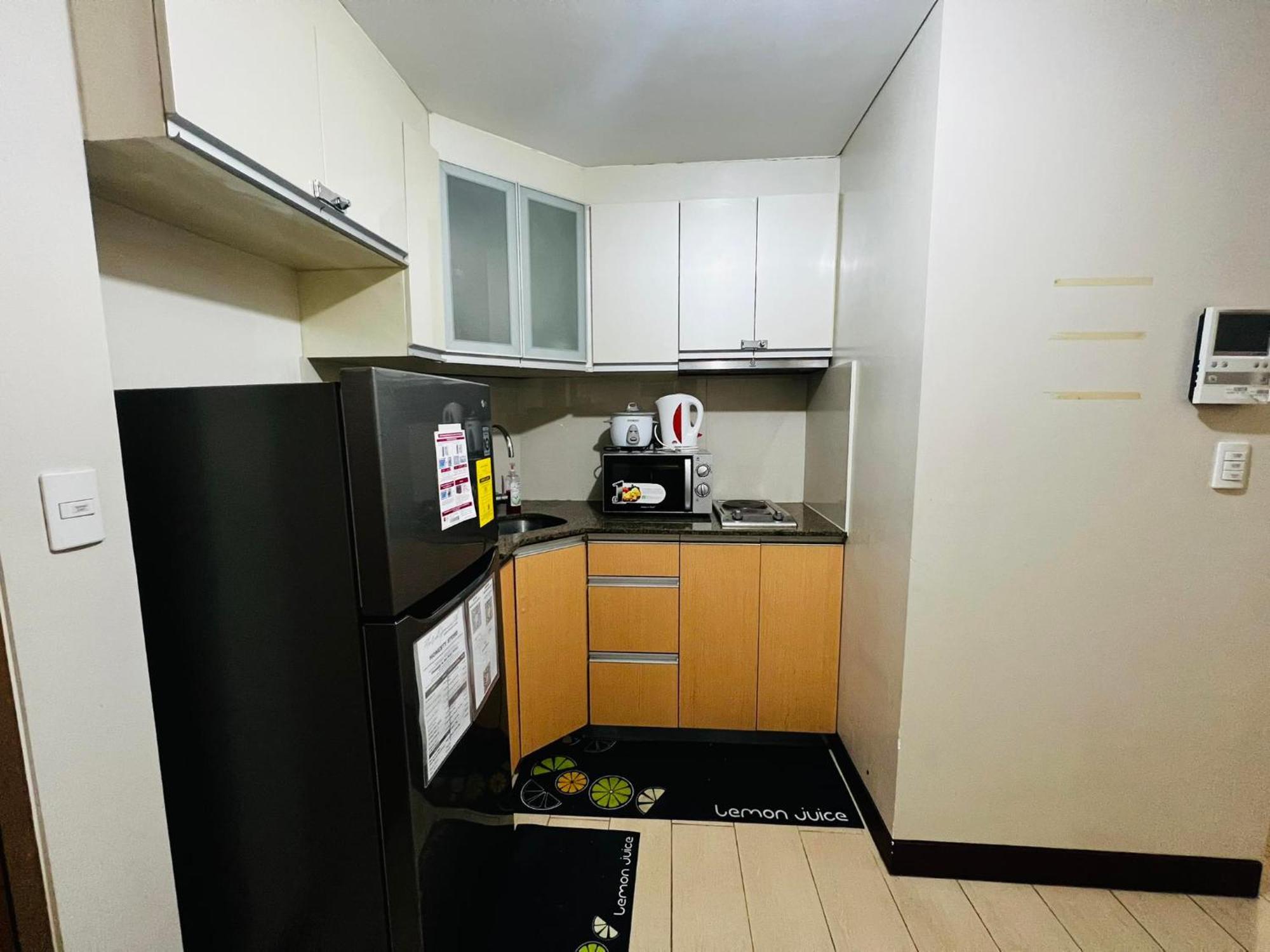 One Palm Tree Villas Condominium - Studio 2Nd Fl With Balcony - Across Terminal 3 Airport Pasay Kültér fotó
